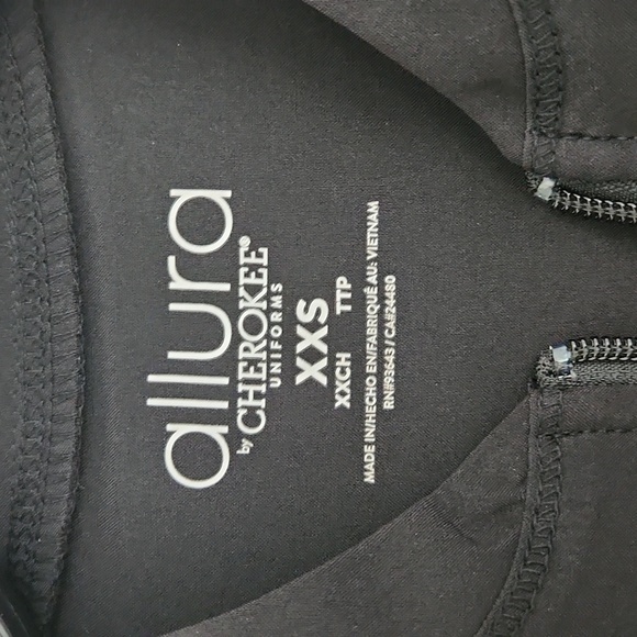 Cherokee - Allura V-Neck Scrub Top & Zip Front Warm-Up Solid Scrub Jacket, NWT - Picture 6 of 12